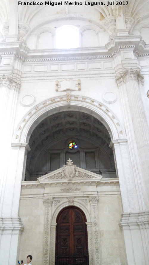 Catedral de Granada. Puerta de San Jernimo - Catedral de Granada. Puerta de San Jernimo. Portada interior