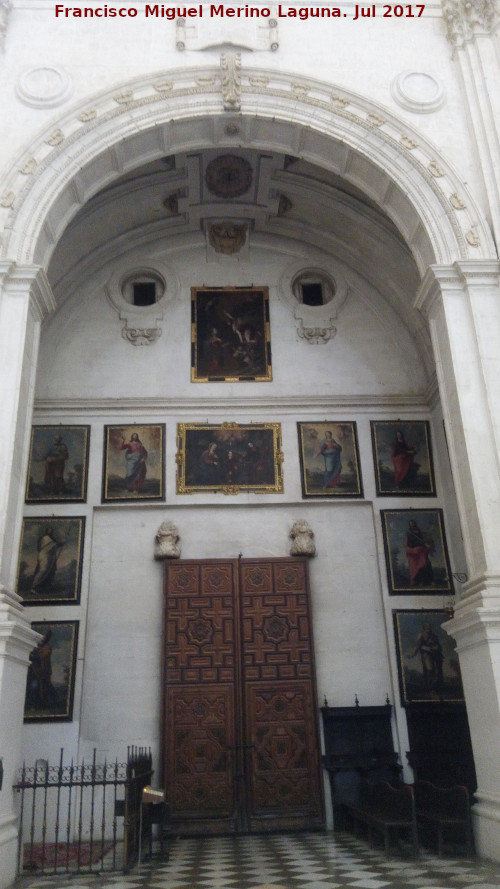 Catedral de Granada. Sagrario - Catedral de Granada. Sagrario. Puerta que da al interior de la Catedral
