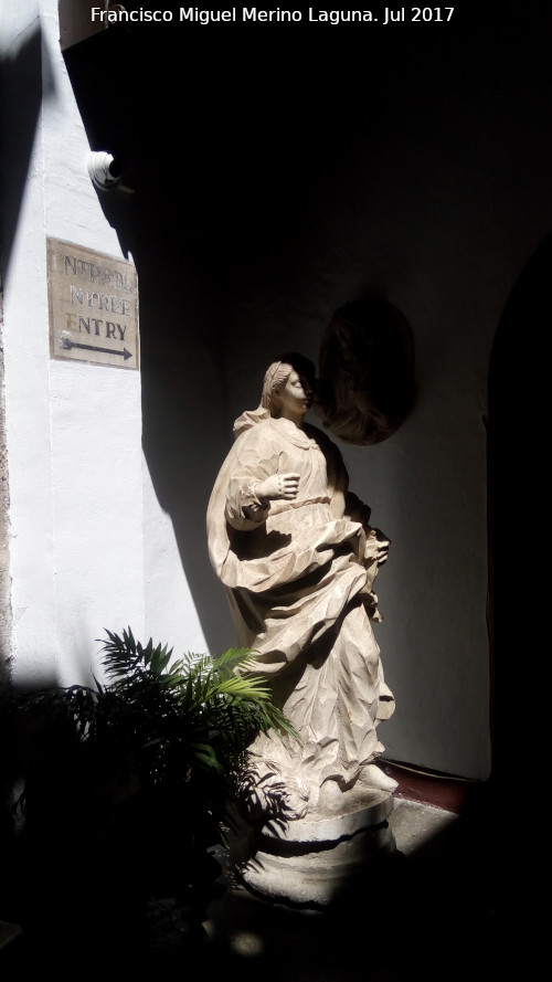 Catedral de Granada. Sacrista - Catedral de Granada. Sacrista. Estatua del patio