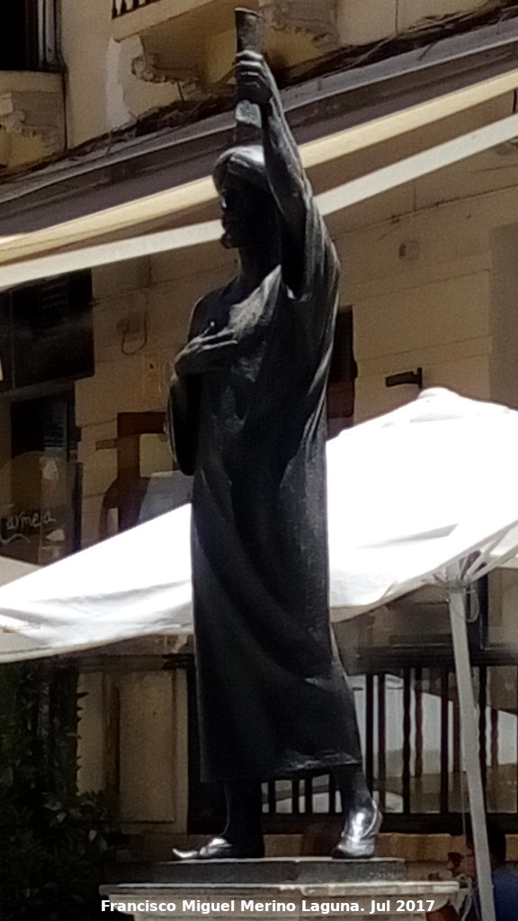 Monumento a Yehuda Ibn Tibon - Monumento a Yehuda Ibn Tibon. Estatua