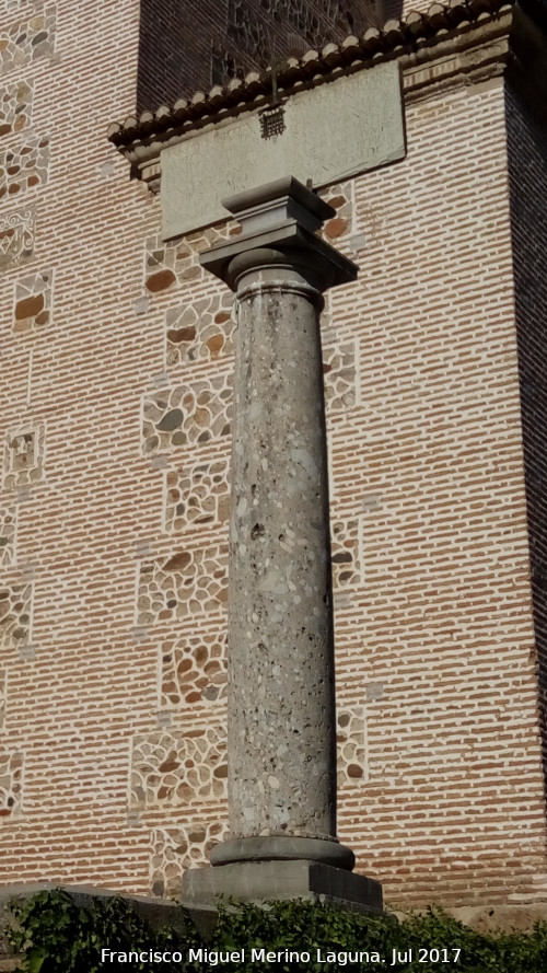 Alhambra. Columna de Santa Mara de la Alhambra - Alhambra. Columna de Santa Mara de la Alhambra. 