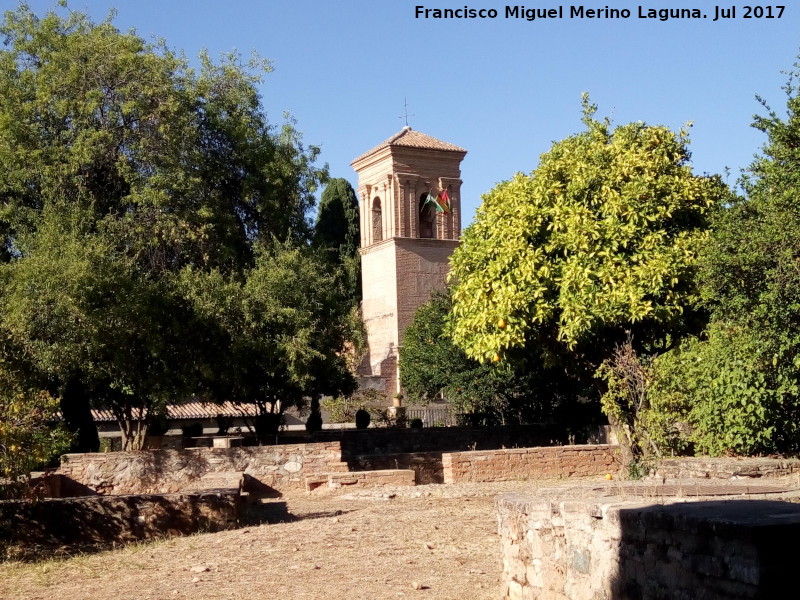 Alhambra. Medina - Alhambra. Medina. Con el campanario del Convento de San Francisco al fondo