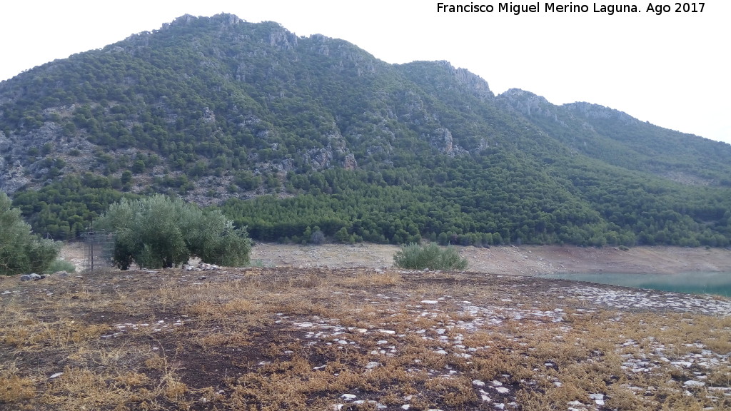 Era del Parrizoso - Era del Parrizoso. Cerro Matamulos desde la era