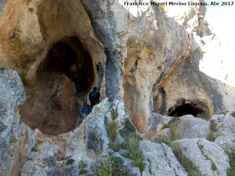 Pinturas rupestres del Abrigo de Aznaitn de Torres II - Pinturas rupestres del Abrigo de Aznaitn de Torres II. Abrigos