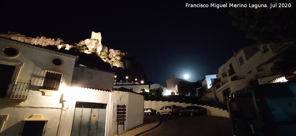 Zahara de la Sierra - Zahara de la Sierra. Con la Luna