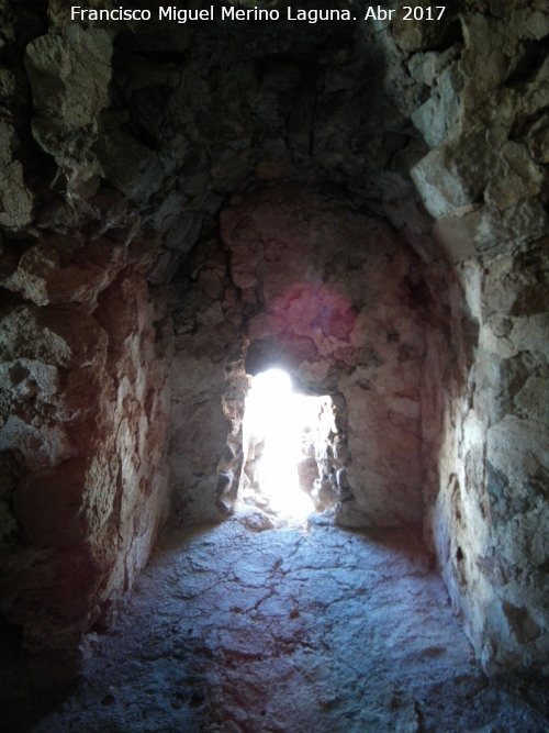 Castillo de Torres - Castillo de Torres. Saetera de la segunda planta