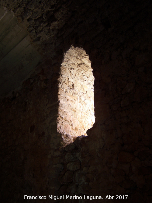 Castillo de Torres - Castillo de Torres. Ventana alta del segundo piso