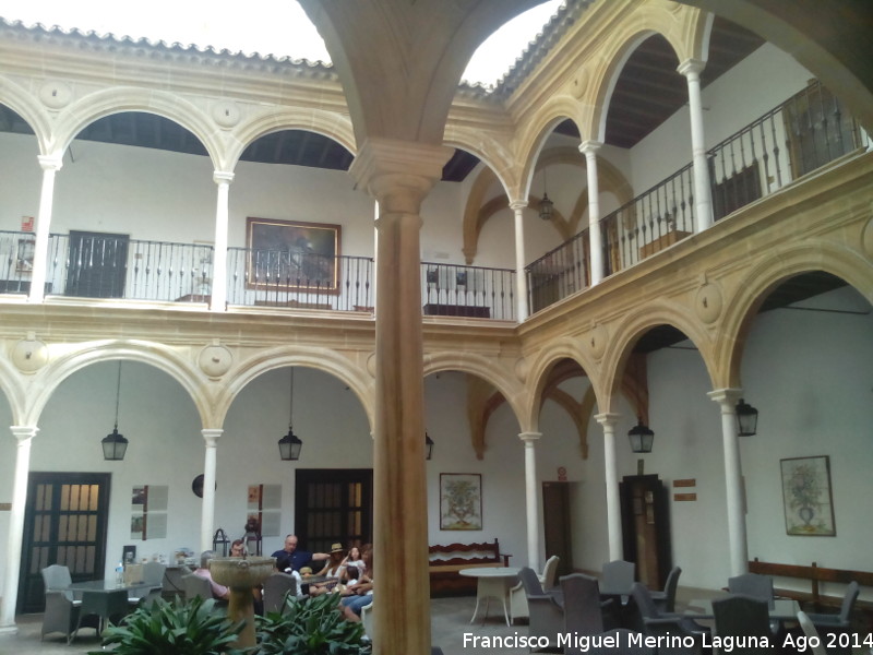 Palacio del Den Ortega - Palacio del Den Ortega. Patio