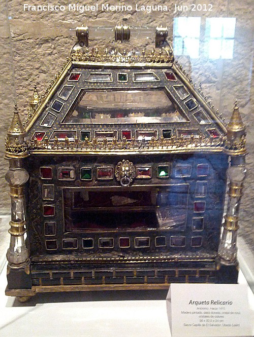 Sacra Capilla de El Salvador del Mundo - Sacra Capilla de El Salvador del Mundo. Arqueta relicario. Hacia el 1475