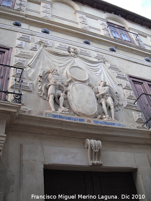 Casa del Obispo Canastero - Casa del Obispo Canastero. Escudo