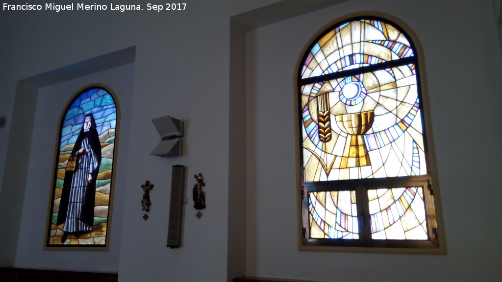 Capilla de las Hermanitas de los Pobres - Capilla de las Hermanitas de los Pobres. Vidrieras