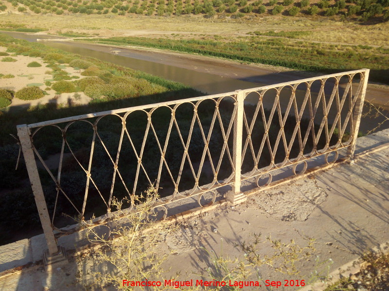 Puente Ariza - Puente Ariza. Resto de barandilla
