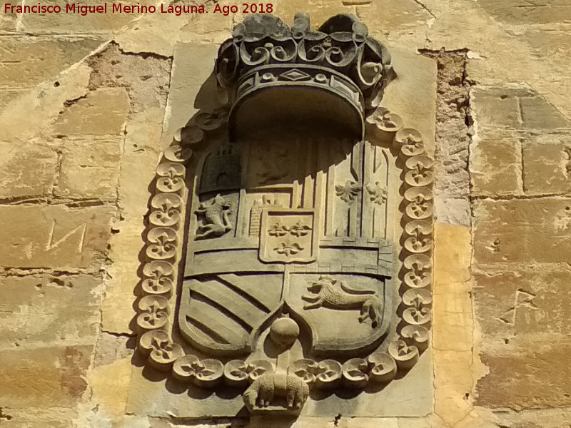 Real Monasterio de Santa Clara - Real Monasterio de Santa Clara. Escudo y marcas de cantera