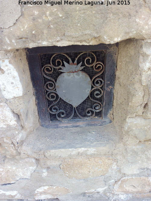 Iglesia de San Milln - Iglesia de San Milln. Reja del Sagrado Corazn en ventana del stano