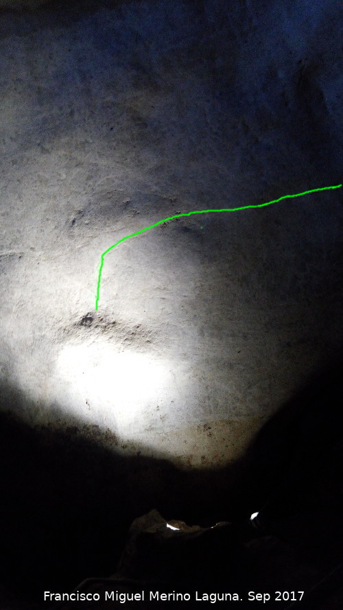 Petroglifos rupestres de la Cueva de los Murcilagos - Petroglifos rupestres de la Cueva de los Murcilagos. Lomo de caballo?