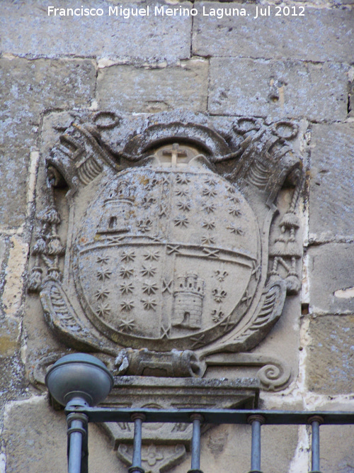 Palacio del Marqus de Mancera - Palacio del Marqus de Mancera. Escudo izquierdo