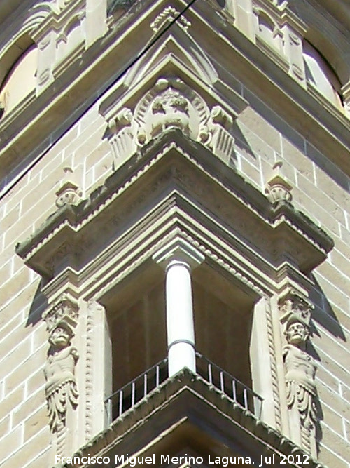 Palacio de los Condes de Guadiana - Palacio de los Condes de Guadiana. Balcn esquinero intermedio