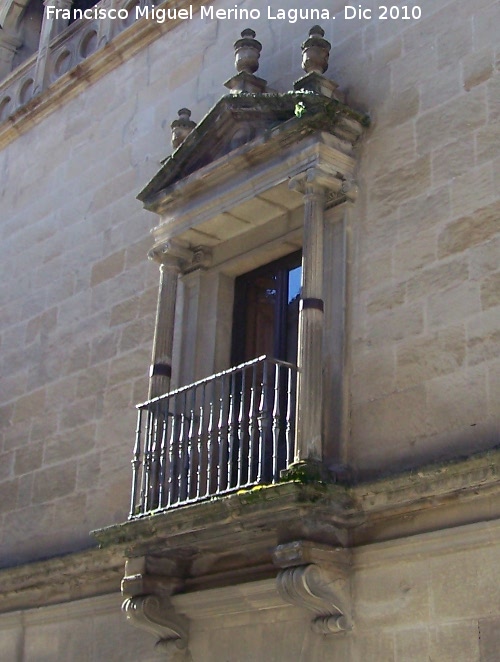 Palacio Vela de Los Cobos - Palacio Vela de Los Cobos. Balcn lateral