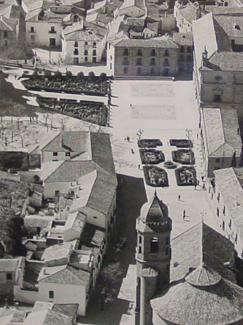 Plaza Vzquez de Molina - Plaza Vzquez de Molina. Foto antigua area