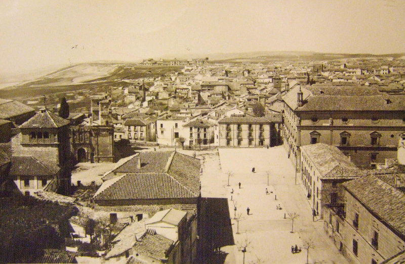 Plaza Vzquez de Molina - Plaza Vzquez de Molina. Foto antigua