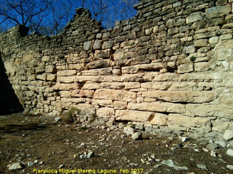 Castillo de Garc Fernndez - Castillo de Garc Fernndez. Muralla con piedras ciclpeas