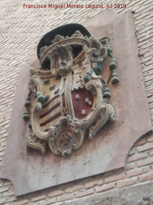 Palacio Episcopal - Palacio Episcopal. Escudo policromado