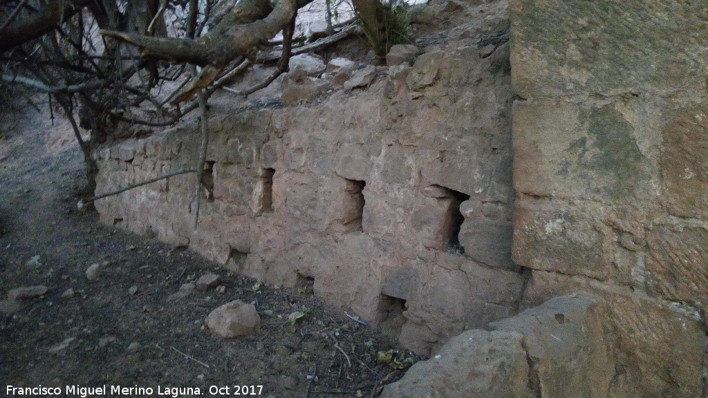 Fuente romana de la Magdalena - Fuente romana de la Magdalena. Muro de contencin