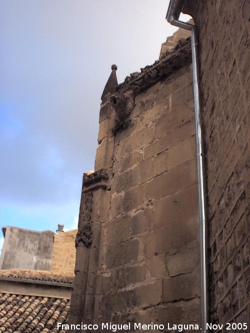 Iglesia de San Isidoro - Iglesia de San Isidoro. Grgola de la portada izquierda