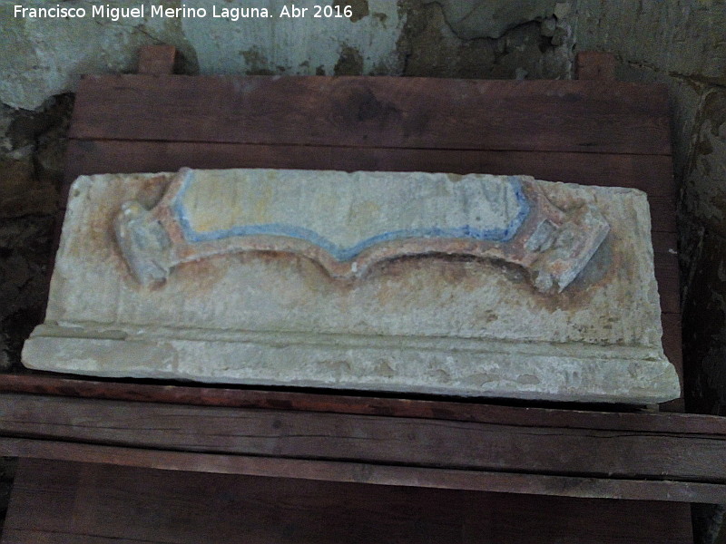 Iglesia de San Lorenzo - Iglesia de San Lorenzo. Parta de un escudo o cartela policromada