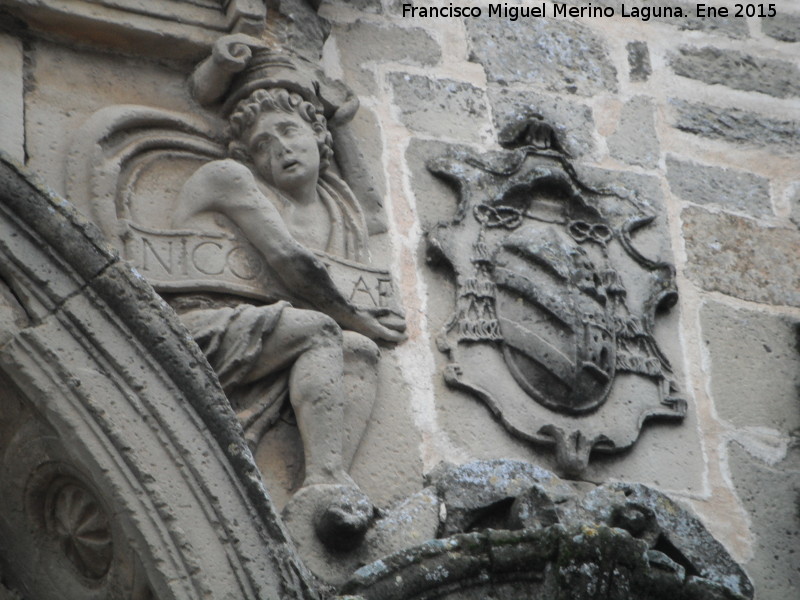 Iglesia de San Nicols de Bari - Iglesia de San Nicols de Bari. Escudo derecho