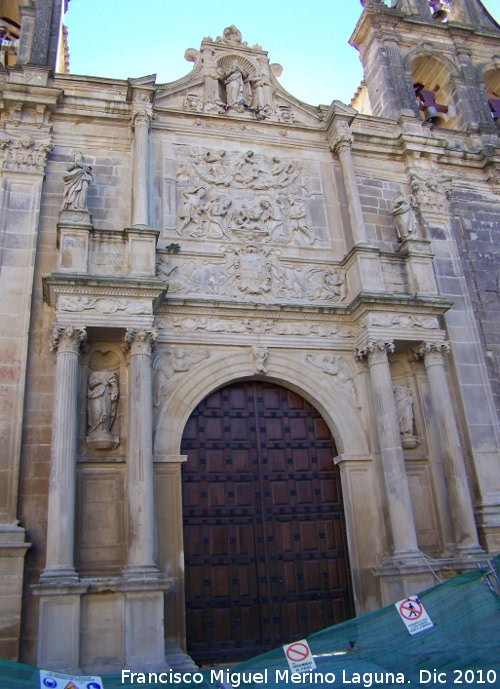 Colegiata de Santa Mara de los Reales Alczares - Colegiata de Santa Mara de los Reales Alczares. Fachada