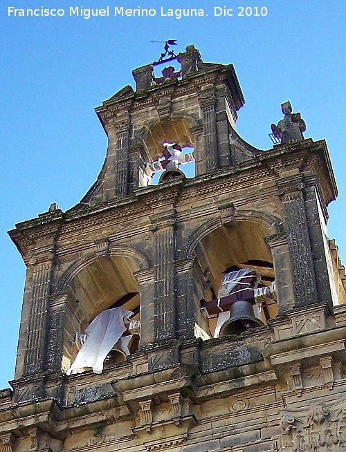 Colegiata de Santa Mara de los Reales Alczares - Colegiata de Santa Mara de los Reales Alczares. Espadaa izquierda