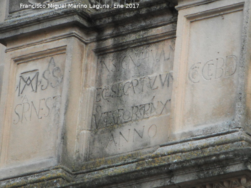 Colegiata de Santa Mara de los Reales Alczares - Colegiata de Santa Mara de los Reales Alczares. Inscripcin izquierda