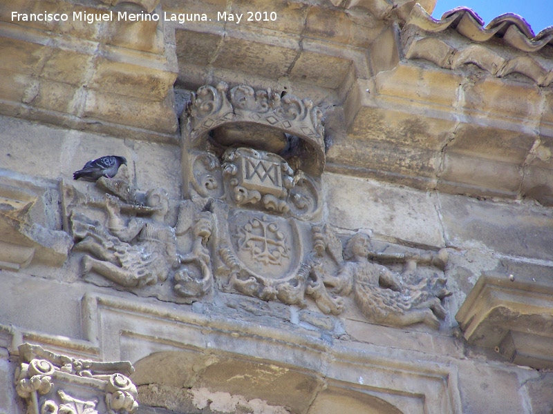 Iglesia y Convento de la Santsima Trinidad - Iglesia y Convento de la Santsima Trinidad. Escudo sobre el triple ventanal