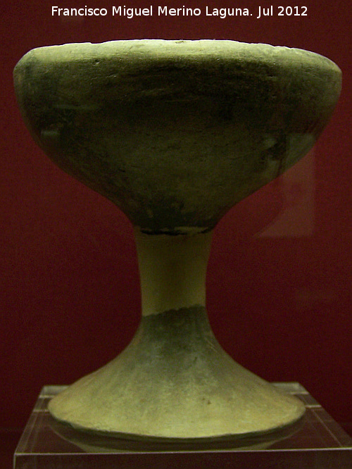 Crcel del Obispo - Crcel del Obispo. Copa algrica. Museo Arqueolgico de beda