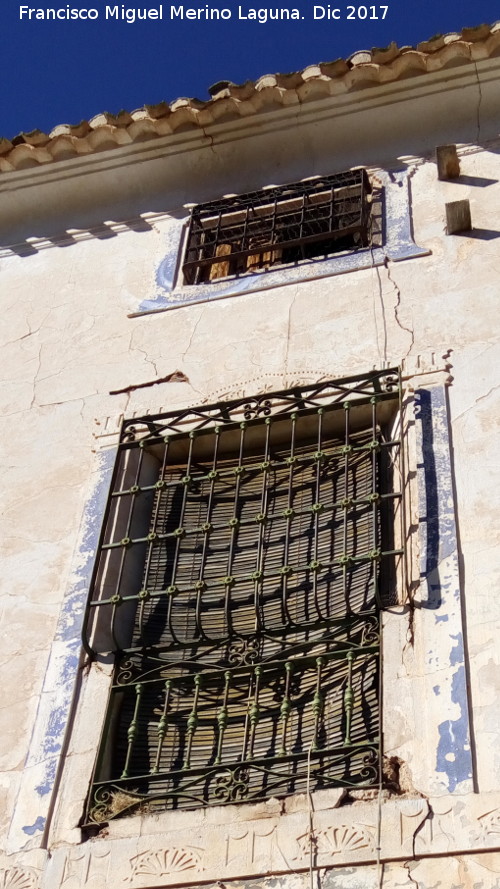 Cortijo del Tesorillo - Cortijo del Tesorillo. Ventanas con molduras de vieiras