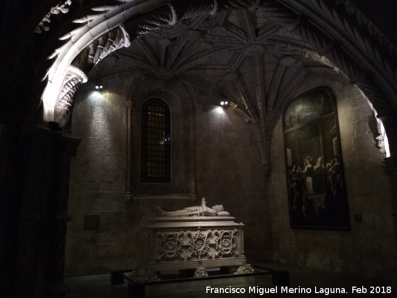 Monasterio de los Jernimos - Monasterio de los Jernimos. Tumba de Luis Vaz de Camoes