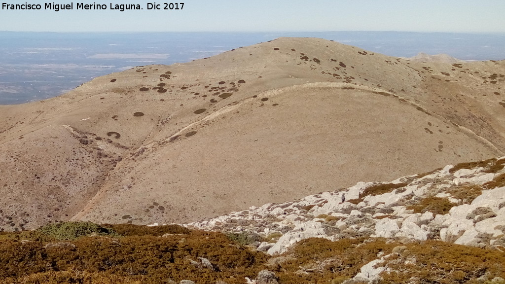 Cerro las Crceles - Cerro las Crceles. Desde la ladera del Mgina