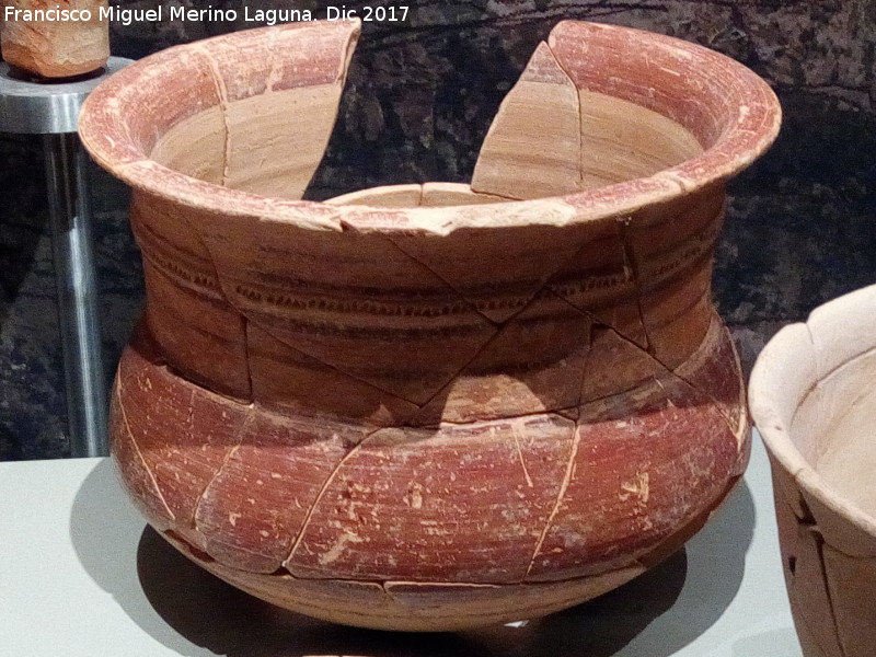 Vaso Caliciforme Ibero - Vaso Caliciforme Ibero. Necrpolis de Piquia - Arjonilla. Museo Ibrico de Jan