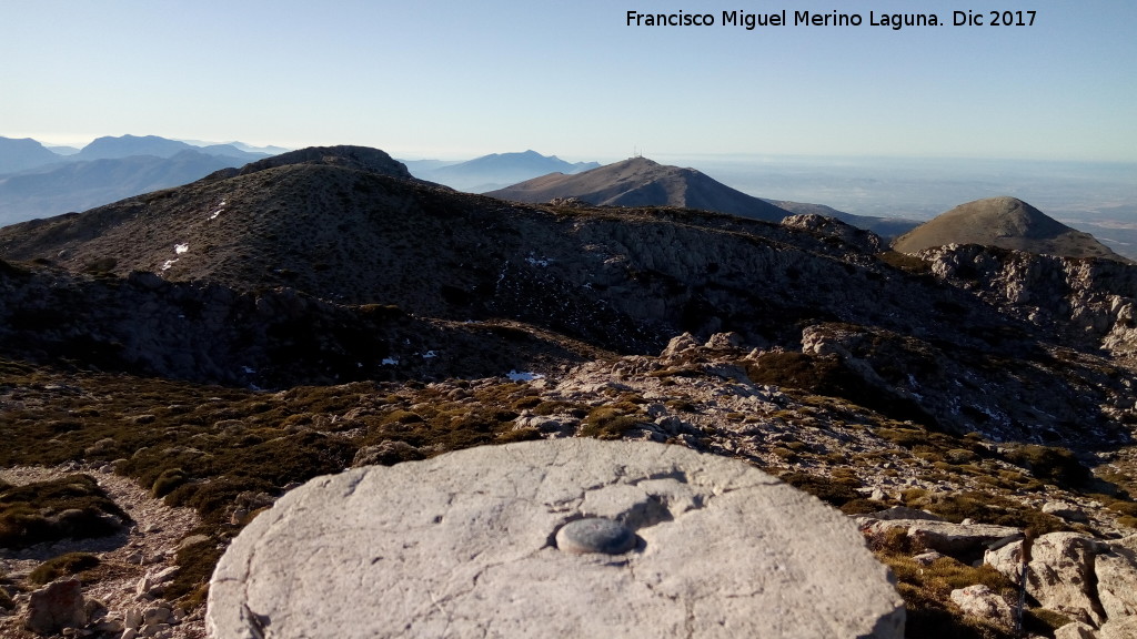 Cerro Ponce - Cerro Ponce. Vistas desde la cumbre del Mgina, Pea Jan, Almadn y el Ponce