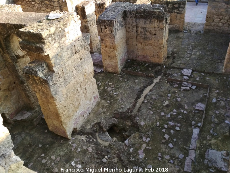 Medina Azahara. Casa del Ejrcito - Medina Azahara. Casa del Ejrcito. Letrina