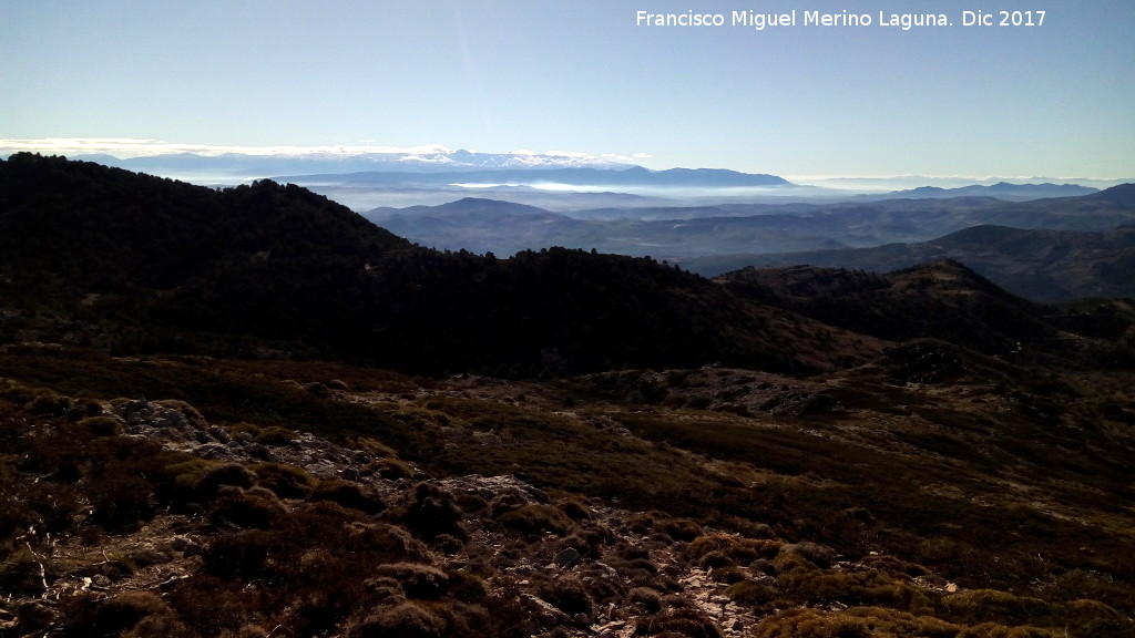 Mgina - Mgina. Vistas de Sierra Nevada desde su ladera sur