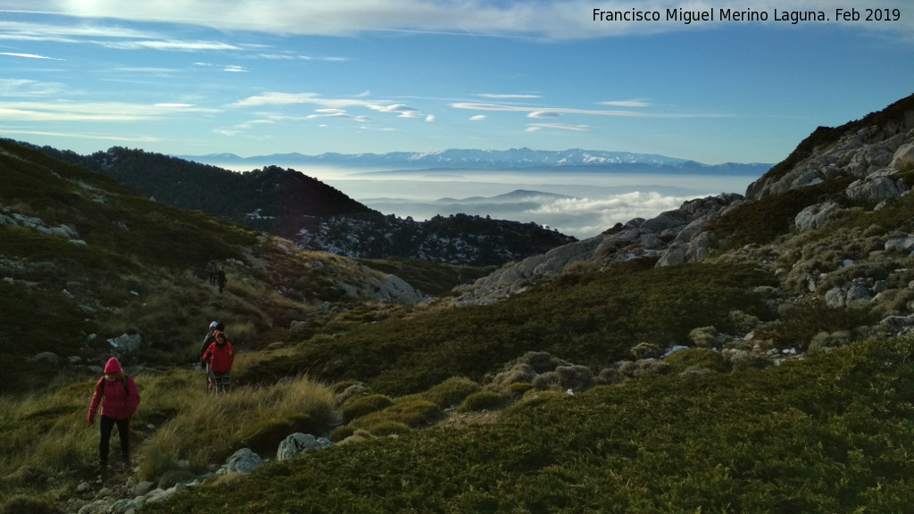 Mgina - Mgina. Con Sierra Nevada al fondo