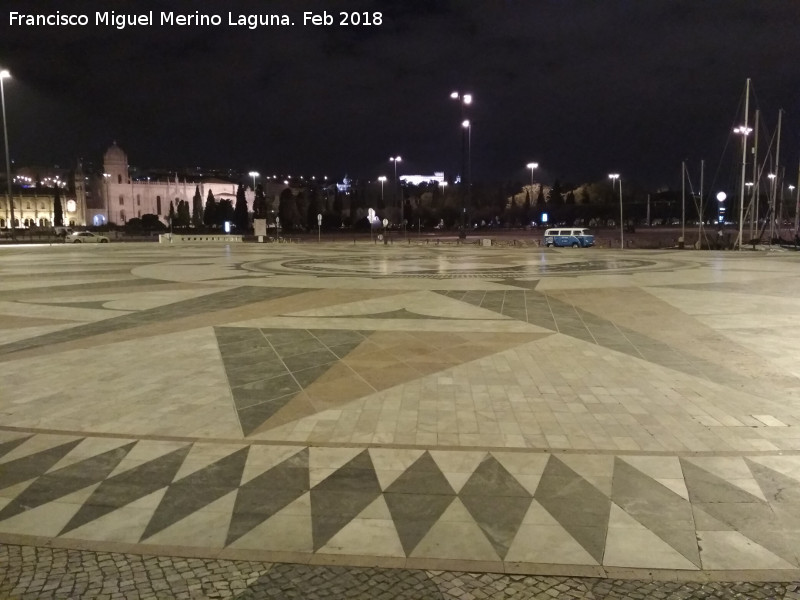Monumento a los Descubimientos - Monumento a los Descubimientos. Rosa de los Vientos