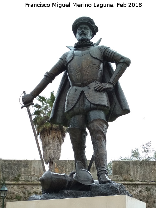 Monumento a Diogo de Meneses - Monumento a Diogo de Meneses. Estatua