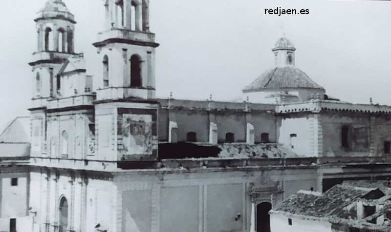 Iglesia de la Encarnaci�n - Iglesia de la Encarnaci�n. 1914. Todav�a con casas en la plaza