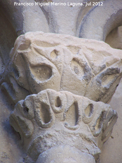 Iglesia de San Pablo. Portada de los Carpinteros - Iglesia de San Pablo. Portada de los Carpinteros. Capitel