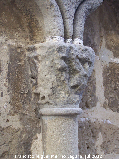 Iglesia de San Pablo. Portada de los Carpinteros - Iglesia de San Pablo. Portada de los Carpinteros. Capitel