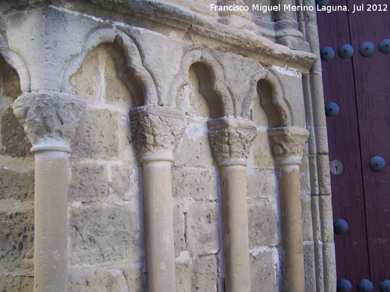 Iglesia de San Pablo. Portada de los Carpinteros - Iglesia de San Pablo. Portada de los Carpinteros. Columnas