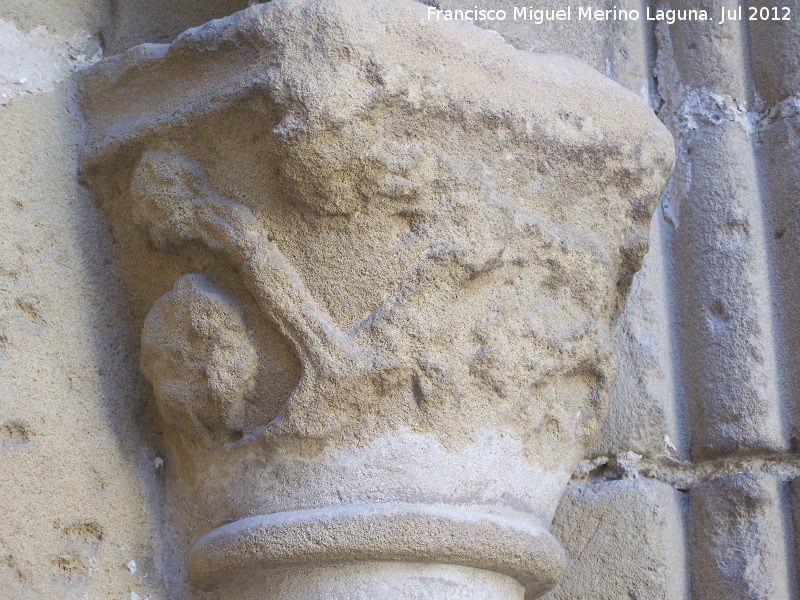 Iglesia de San Pablo. Portada de los Carpinteros - Iglesia de San Pablo. Portada de los Carpinteros. Capitel